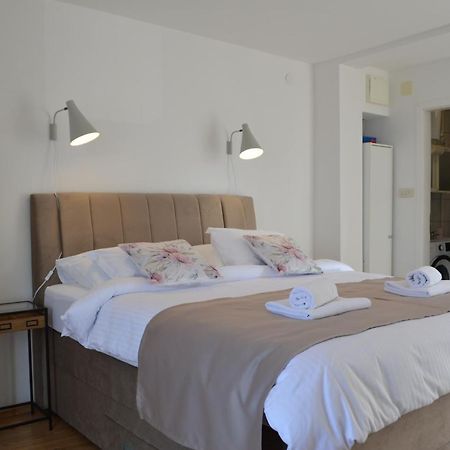 Apartmani Luan Vis Esterno foto