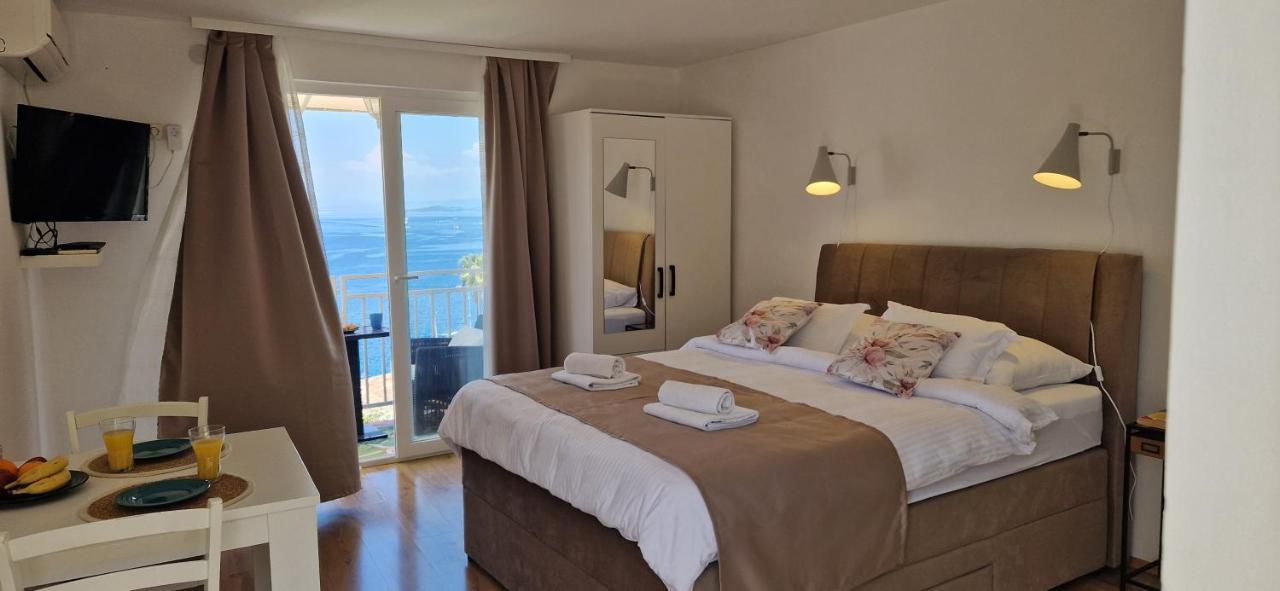 Apartmani Luan Vis Esterno foto