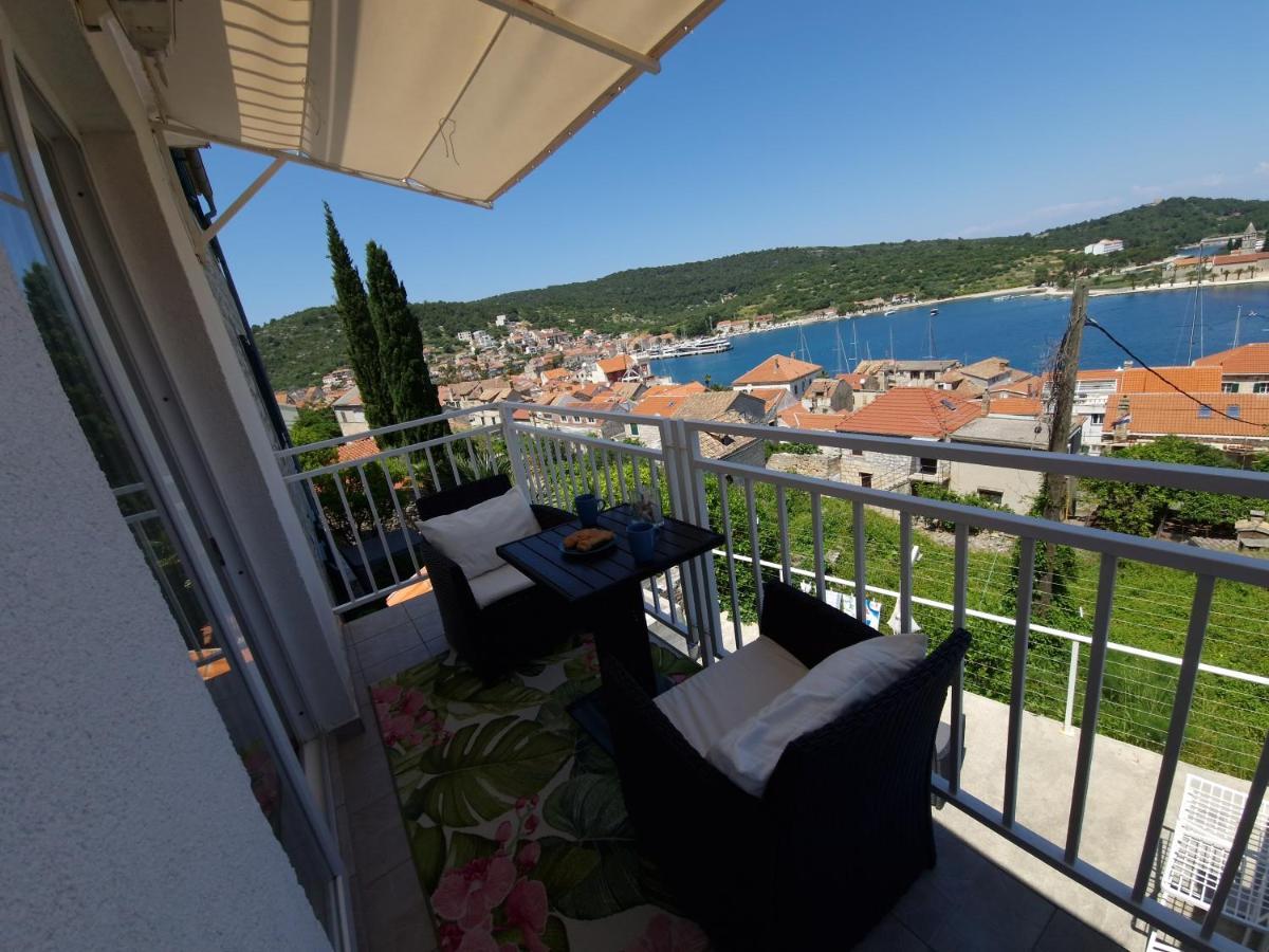 Apartmani Luan Vis Esterno foto