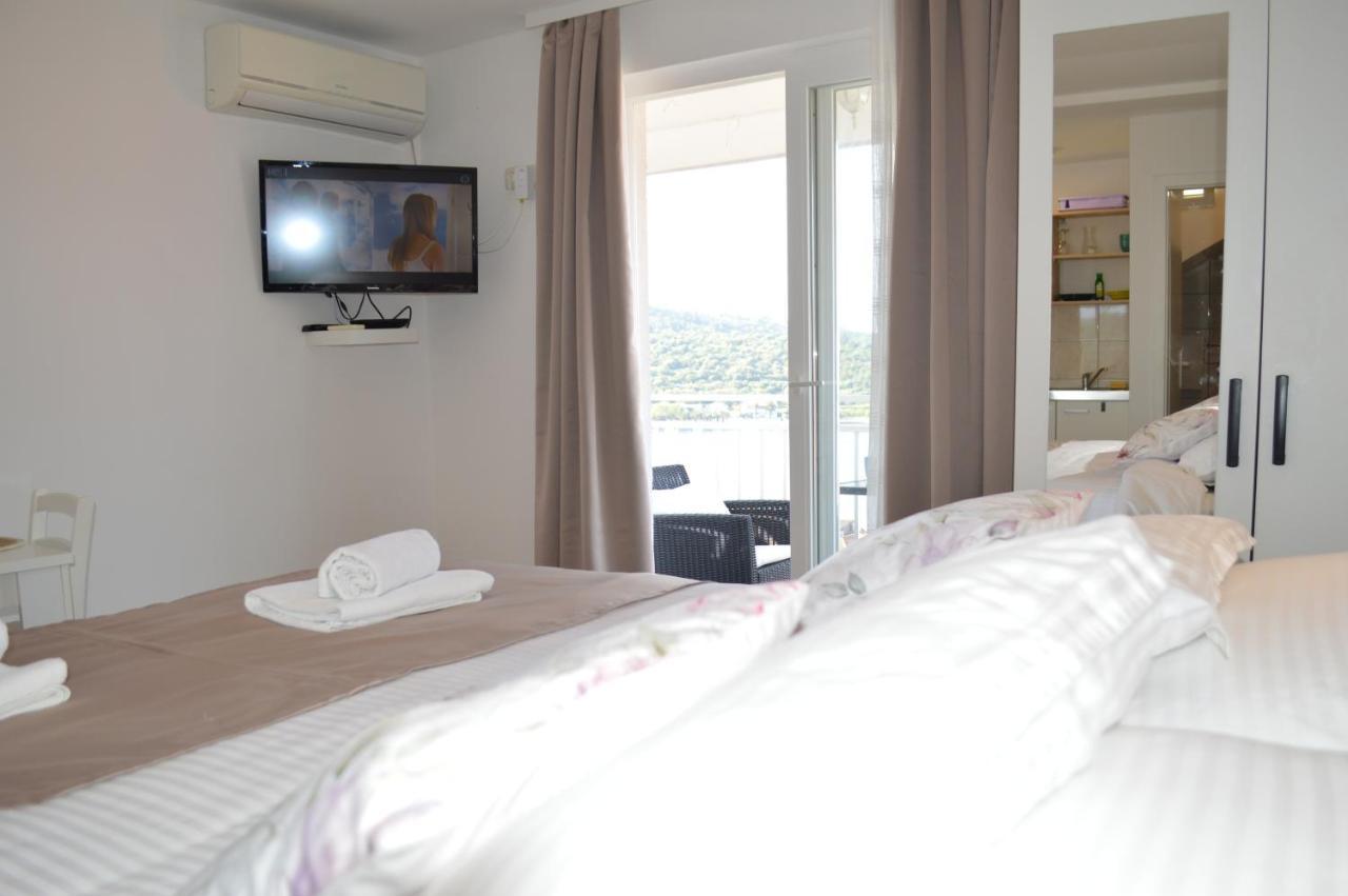 Apartmani Luan Vis Esterno foto