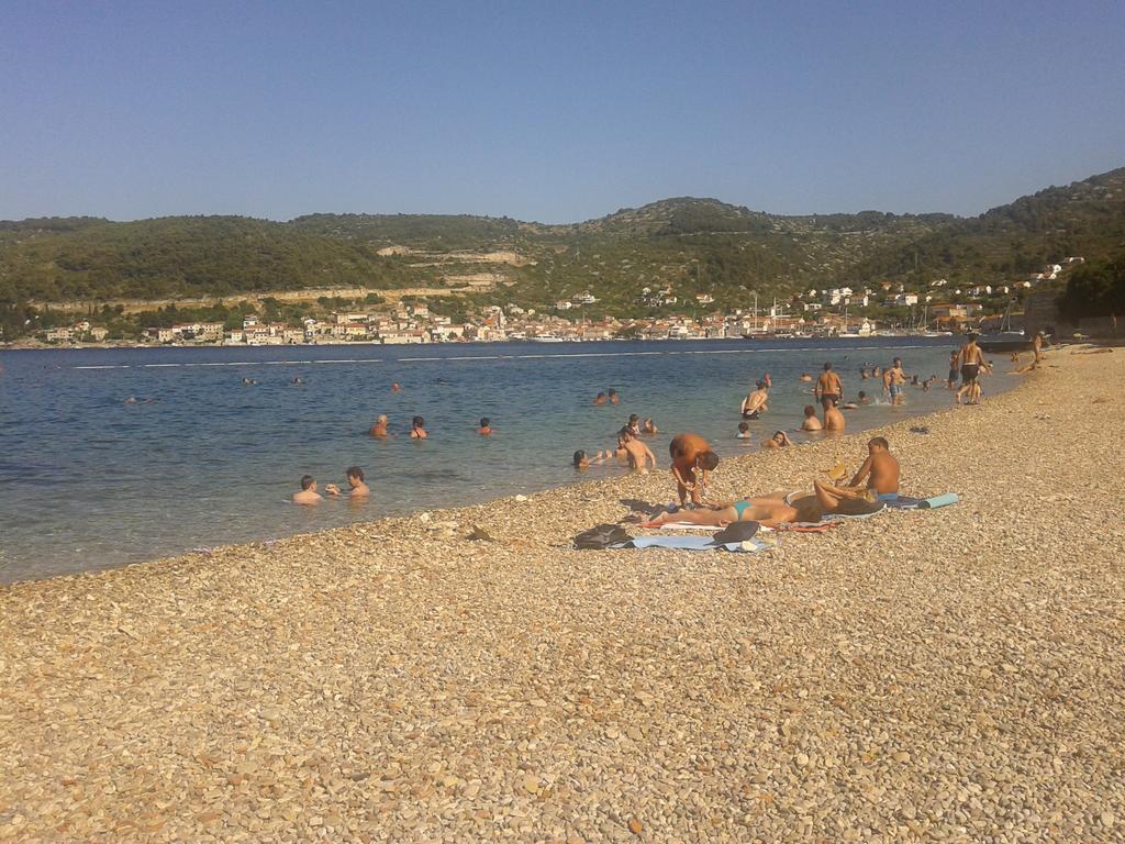 Apartmani Luan Vis Esterno foto