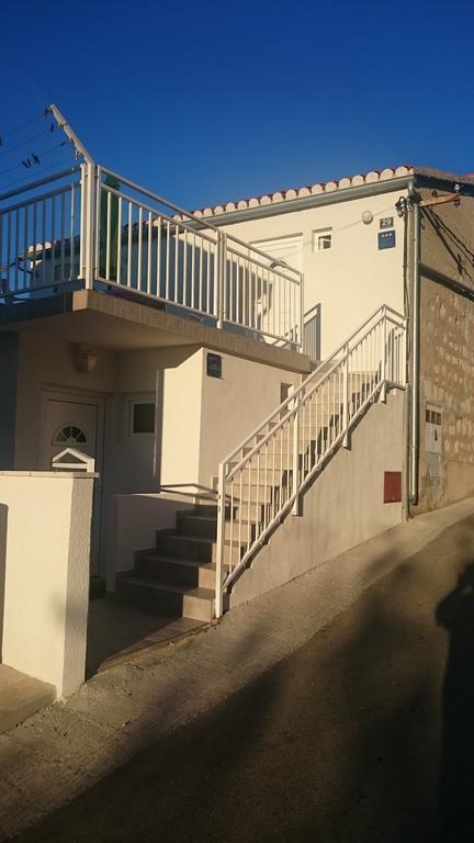 Apartmani Luan Vis Esterno foto